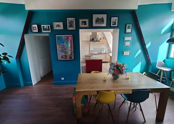 Grand Appartement Familial Dans Chateau Neo-Gothique