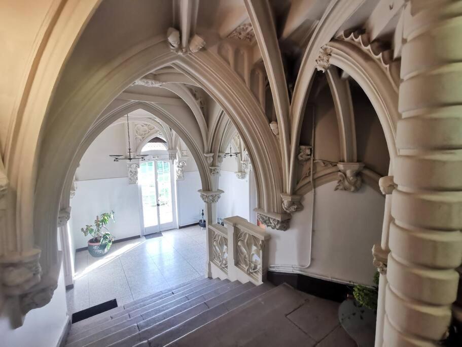 Appartement Grand Familial Dans Chateau Neo-gothique Orléans