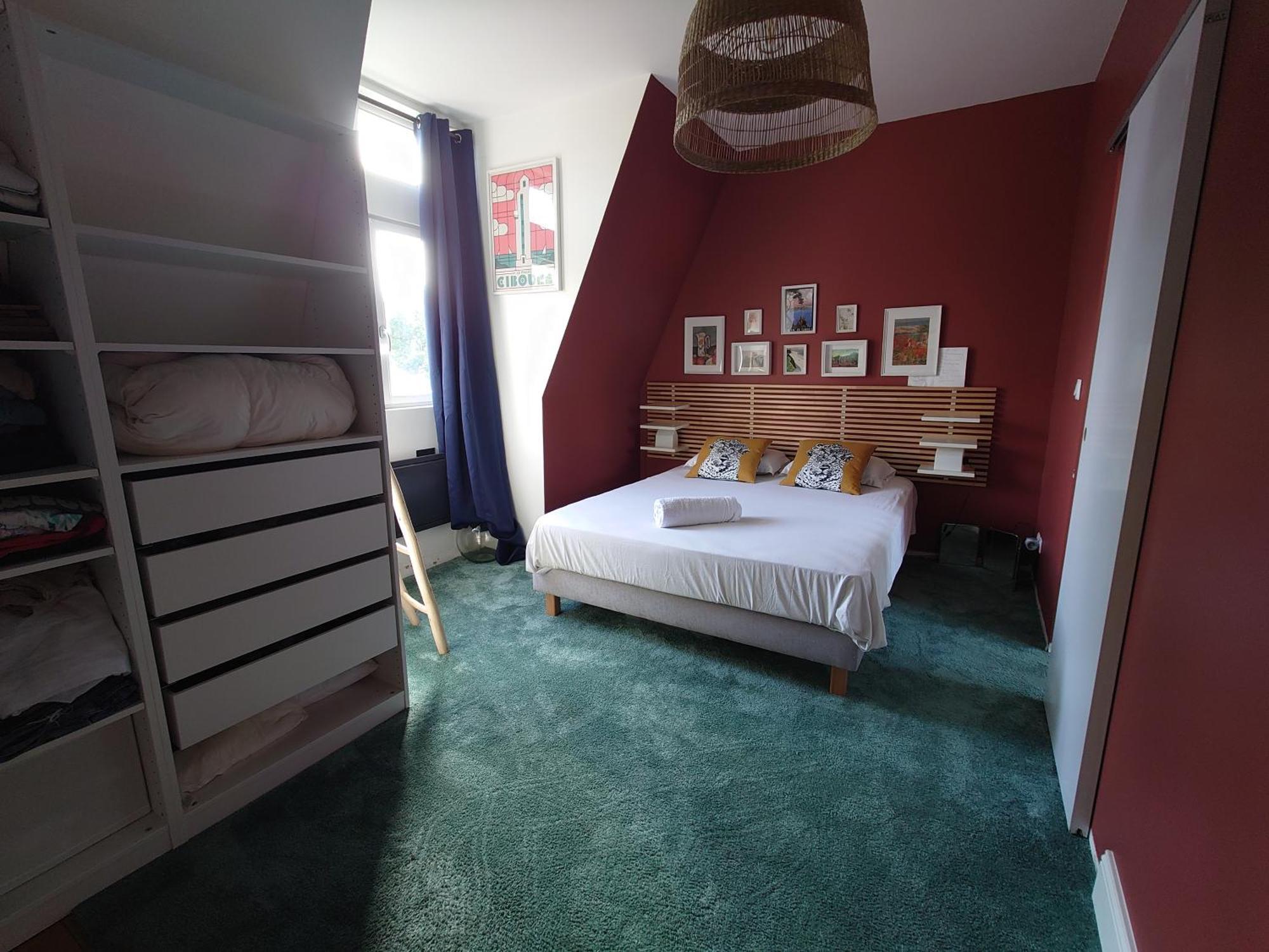 Grand Familial Dans Chateau Neo-gothique